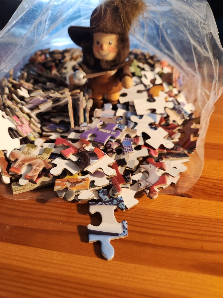 jigsaw puzzle pieces